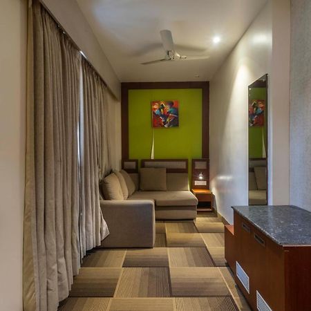 Club Central Болпур Экстерьер фото