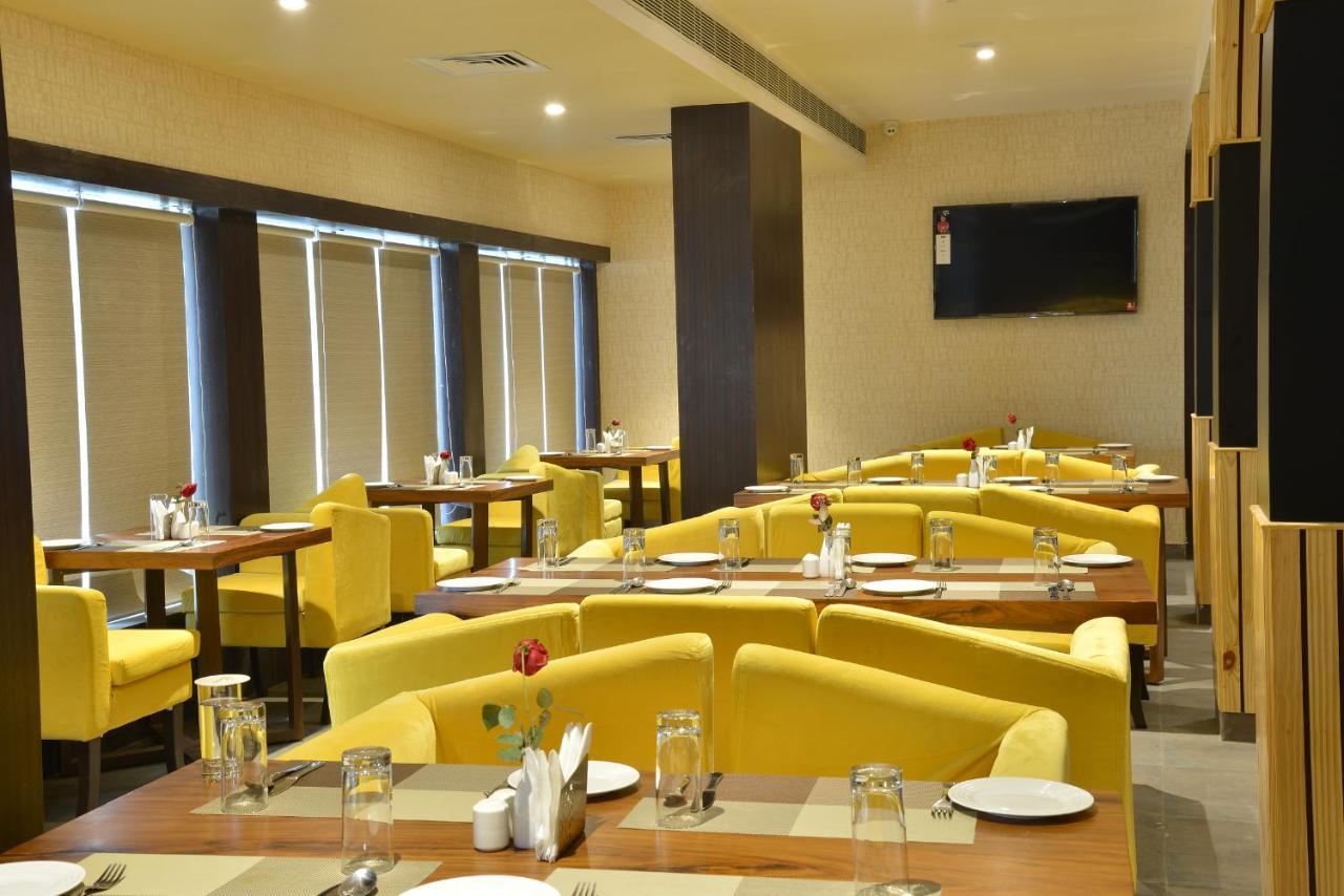 Club Central Болпур Экстерьер фото
